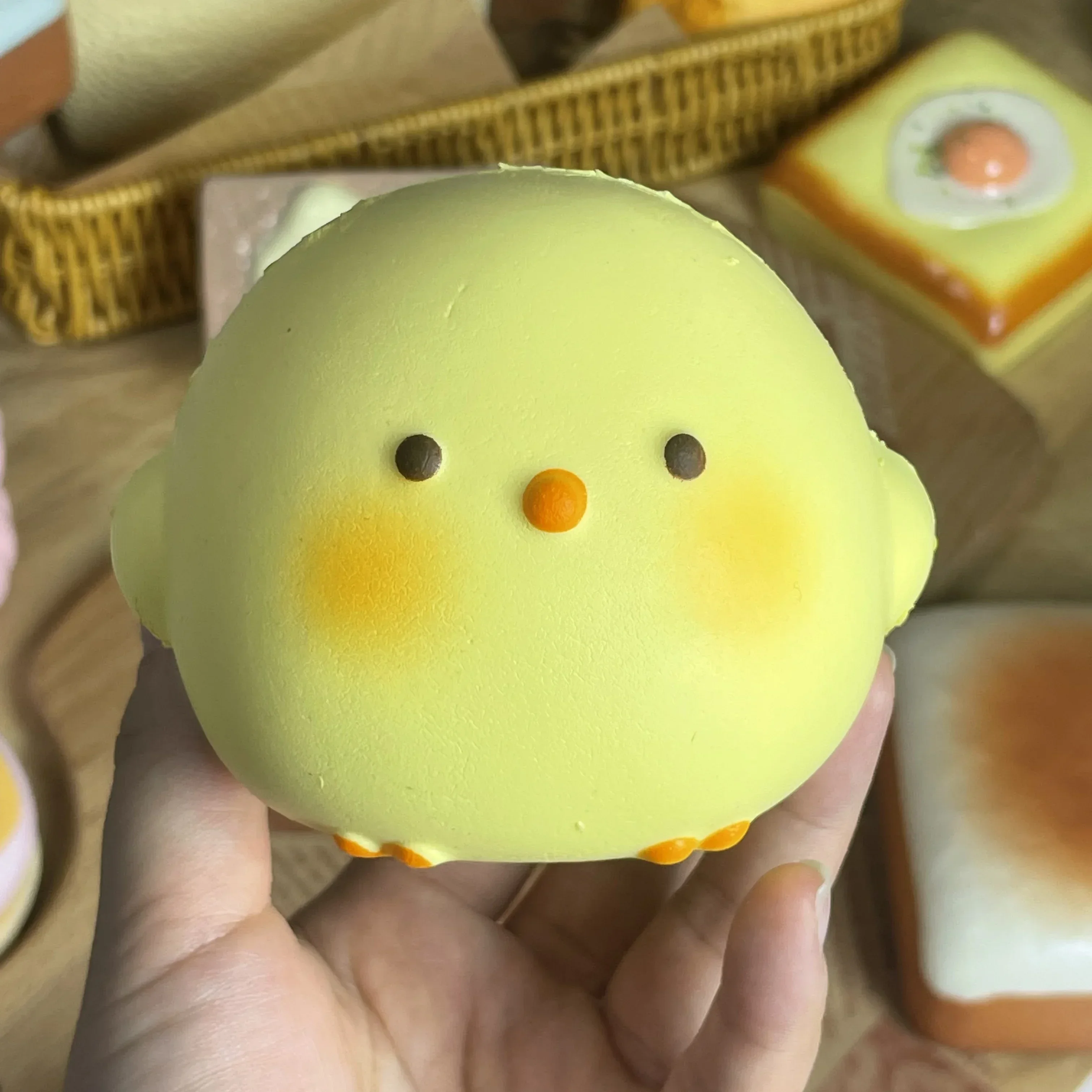 HOT! Cute Giant Chick Squishy  - Kids' Toys 评论和价格